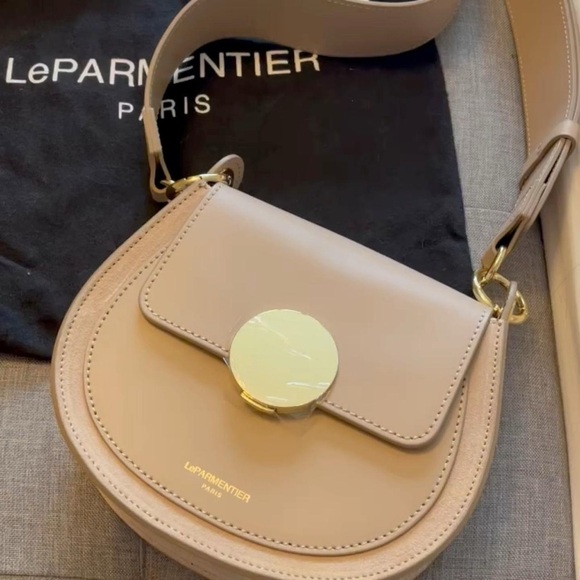 Le Parmentier Paris Yucca Suede and leather bag 
Color: Nude - Picture 4 of 6